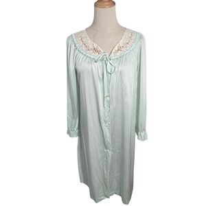 Lorraine Vintage Mint Green Lace Trim Robe
